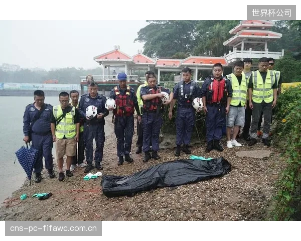 长江义警”在嘉陵江夜间桨板事故搜救中，利用搭载热成像的无人救援船，大幅缩短了黄金救援时间